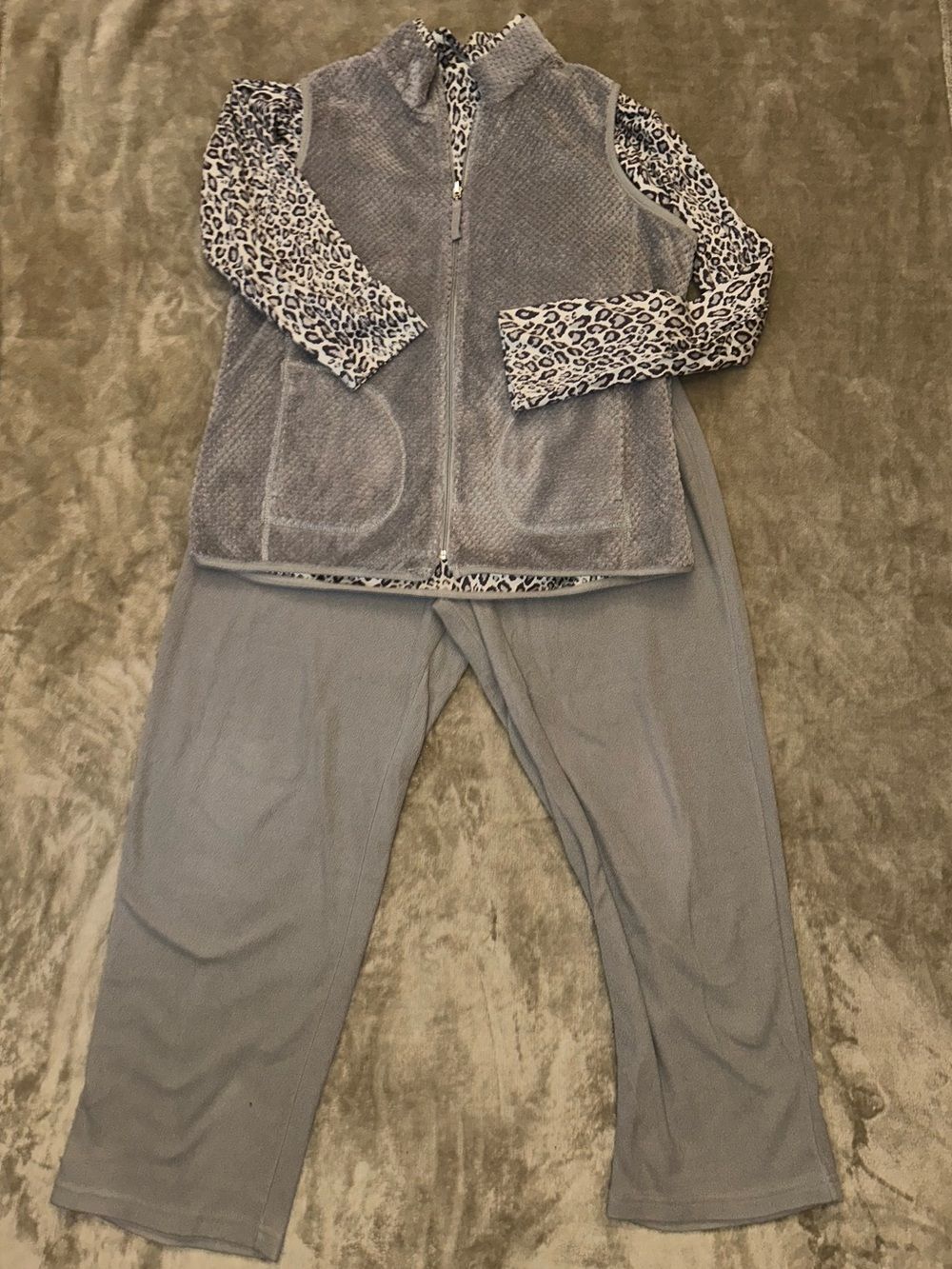 Stan Herman Women's Soft Gray Leopard-Trim Large 3 Pc Pajama Set
